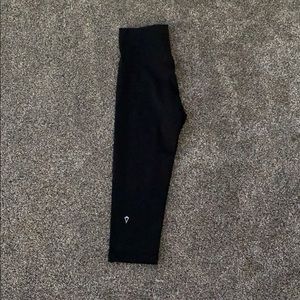 black cropped size 12 ivivva leggings